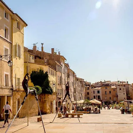 Le Paradis Aix-en-provence, Parking, Piscine アパート *